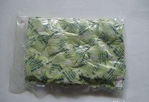 新一代的膨化食品脱氧剂包装机则选用高精确度、高效率